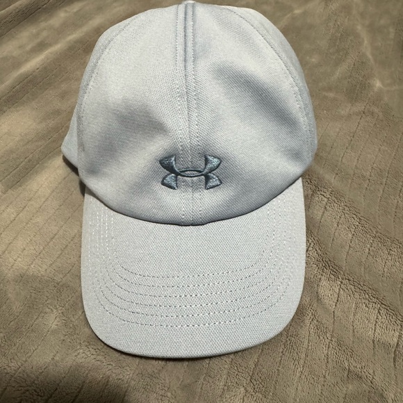 Under Armour Light Gray Baseball Cap - Picture 1 of 2